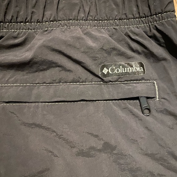 Columbia Black Utility Shorts - Picture 4 of 7